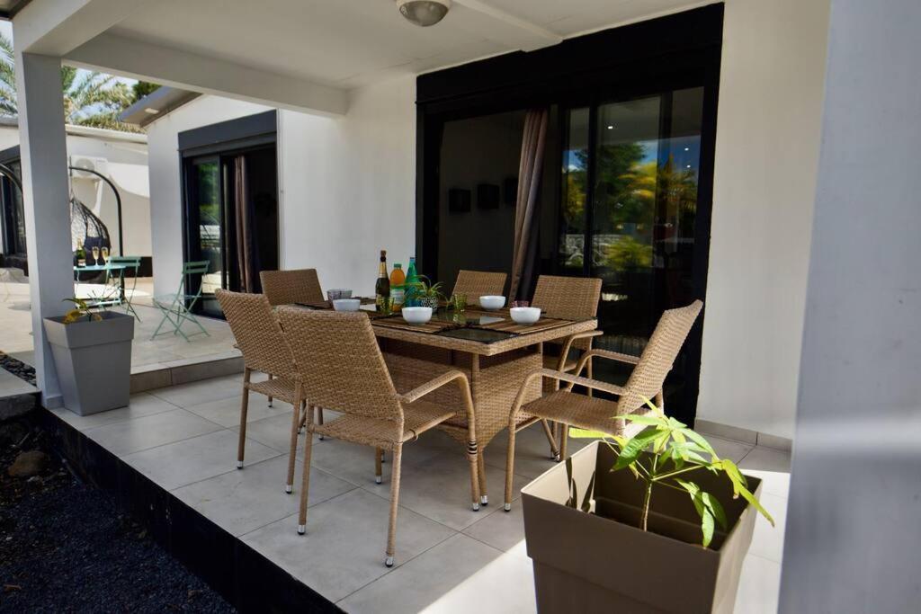 Villa Du Beau Vallon 2 Jacuzzi Privatif Et Piscine Chauffee Partagee Saint Benoit Bagian luar foto