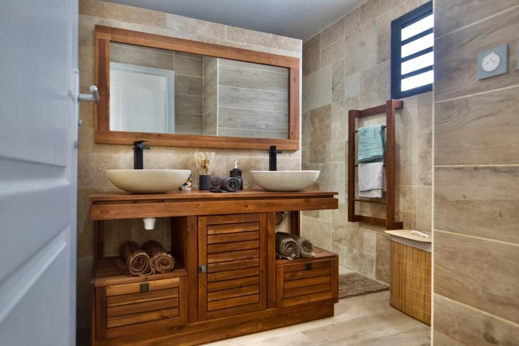 Villa Du Beau Vallon 2 Jacuzzi Privatif Et Piscine Chauffee Partagee Saint Benoit Bagian luar foto